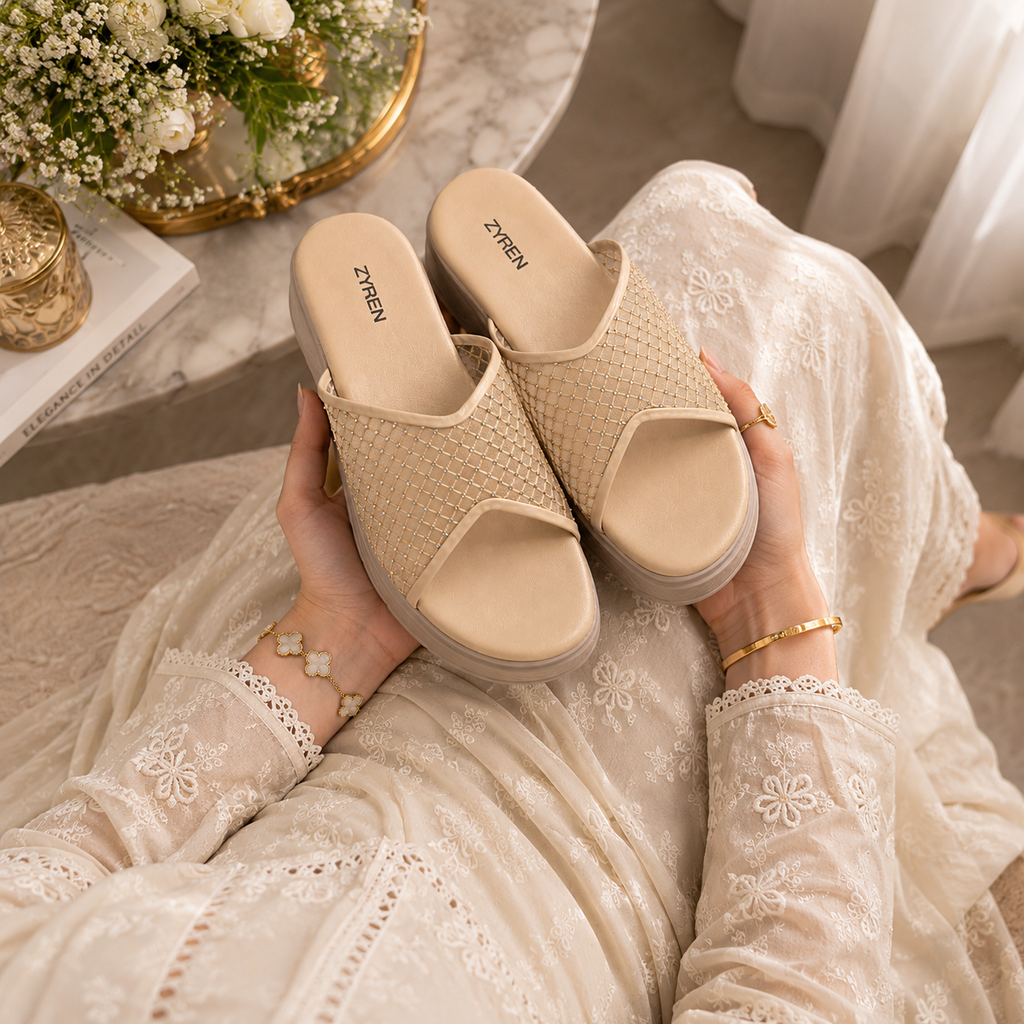 LACY - CREAM