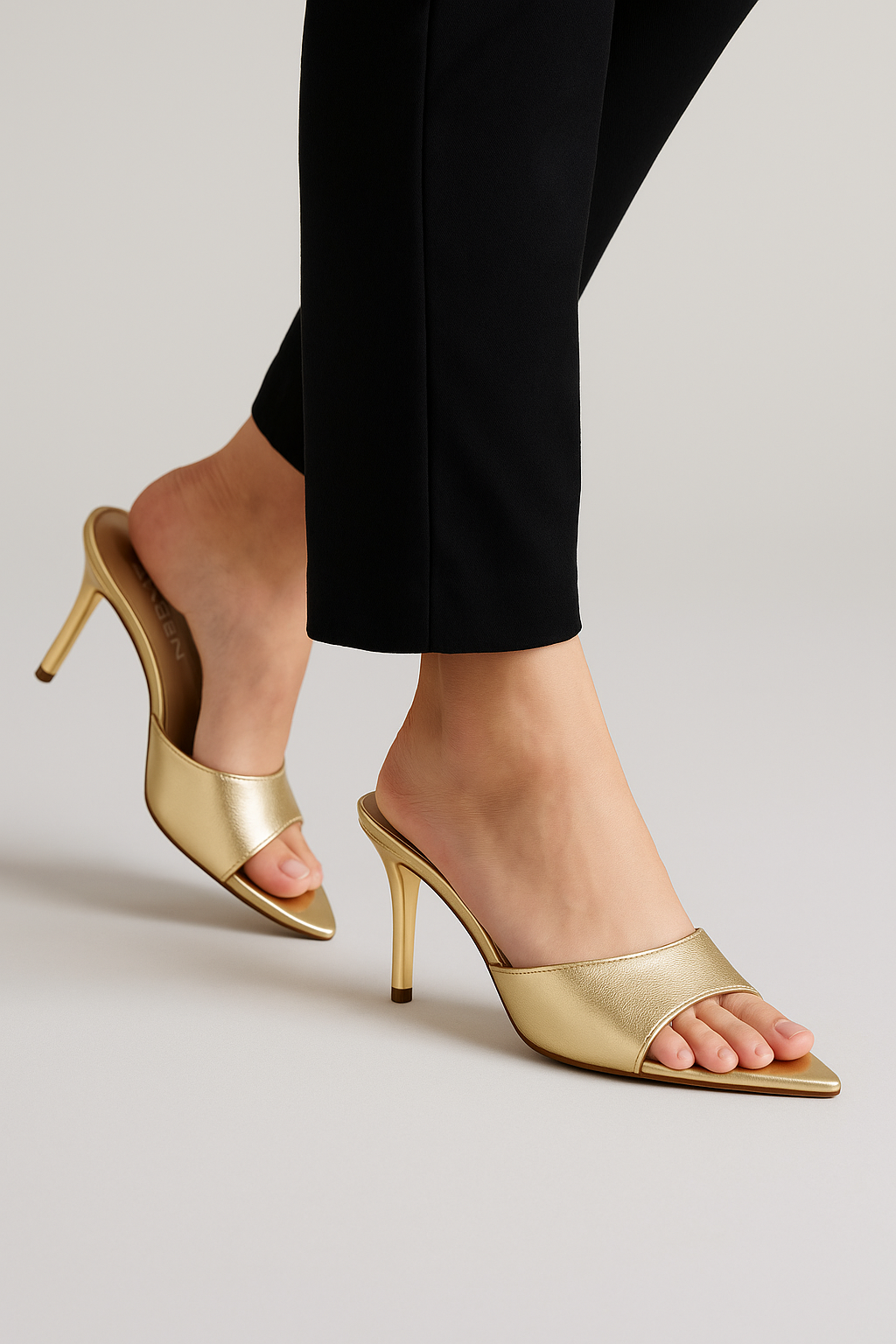 Eva R Gold EVA - GOLD – ZYREN